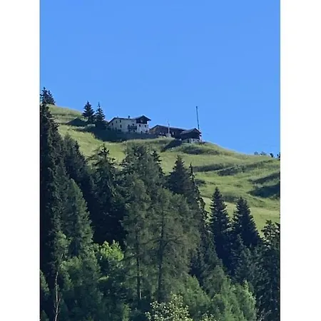 Rustico Maiensaess Puetschai Ferienhaus *