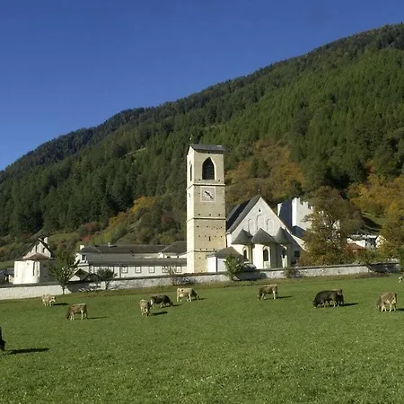 Rustico Maiensaess Puetschai Ferienhaus