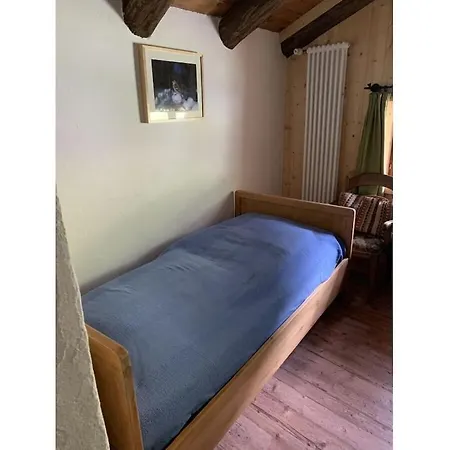 Rustico Maiensaess Puetschai Ferienhaus *